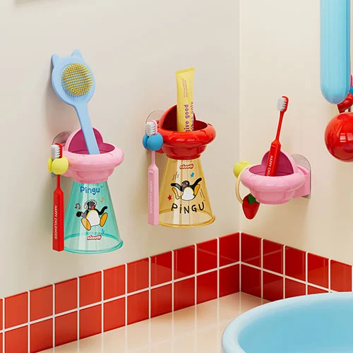 PINGU UFO Magnetic Suction Mouthwash Cup