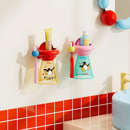 PINGU UFO Magnetic Suction Mouthwash Cup