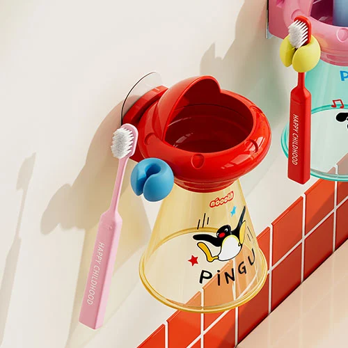 PINGU UFO Magnetic Suction Mouthwash Cup