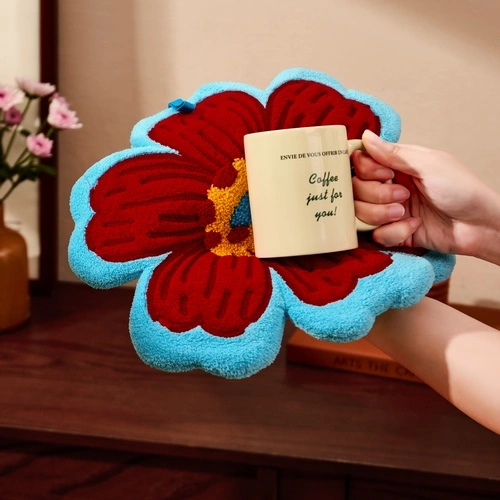 Poppy-Shaped Hanging Hand Towel
